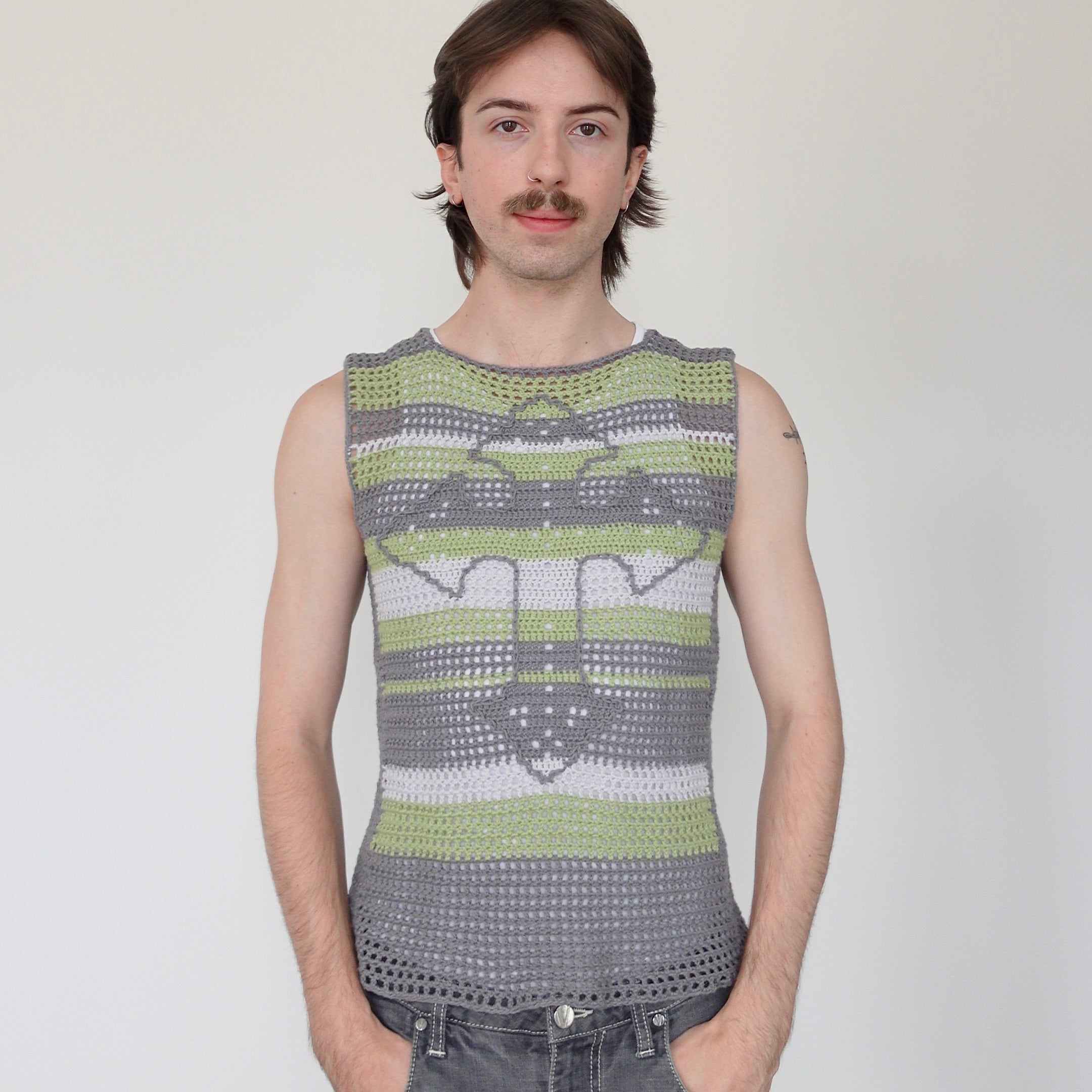 The 'Cross' Graphic Mesh Vest Pattern